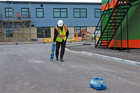 RD8200e Cable and Pipe Locator